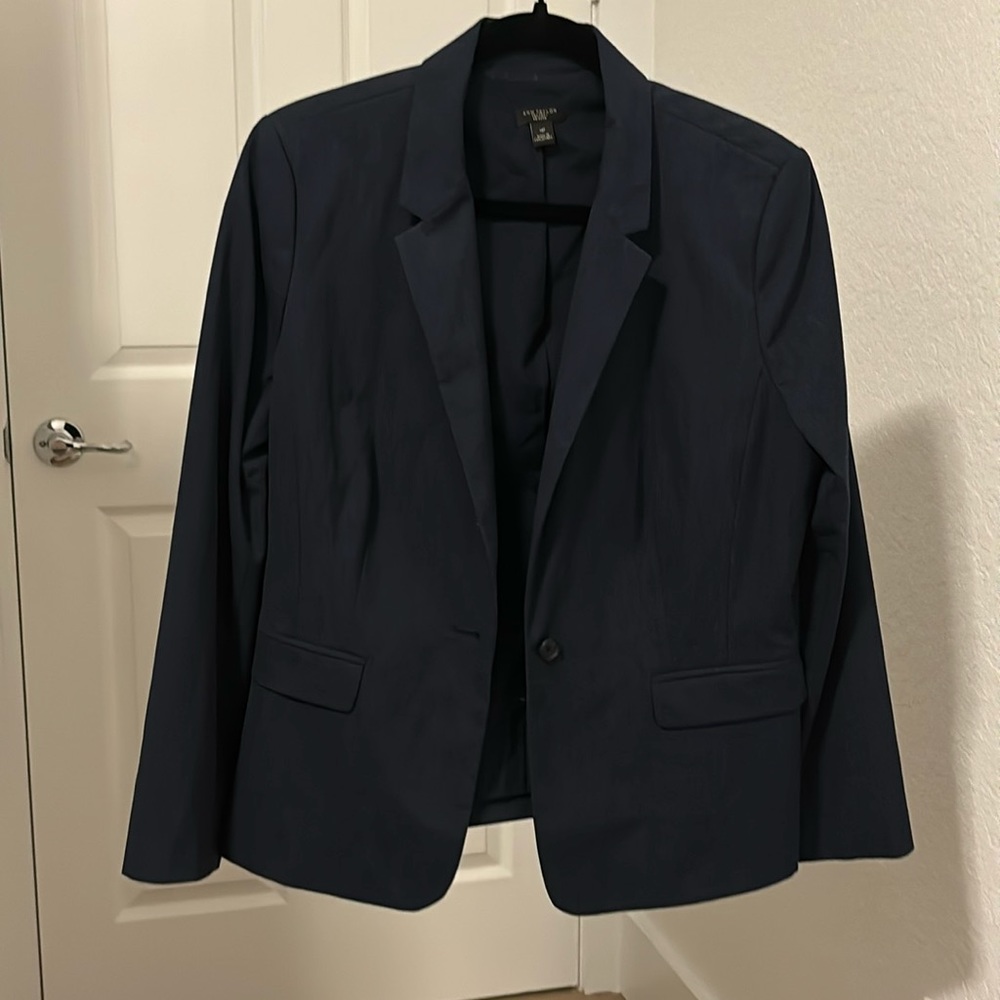 Ann Taylor - 14 Petite Navy Suit Jacket (Looks like New)